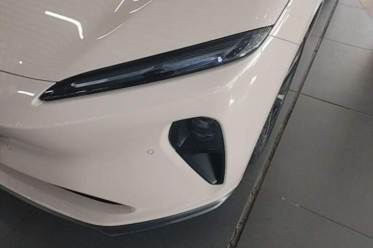 Used Nio ET5T 2023 75 kWh Touring Left Front Headlight