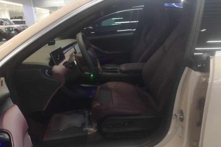 Used Nio ET5T 2023 75 kWh Touring Left Front Seat