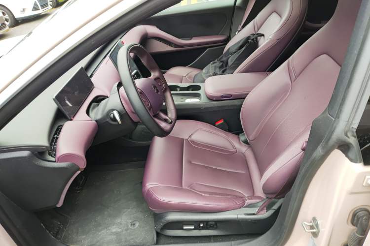 Used Nio ET5T 2023 75 kWh Touring Left Front Seat