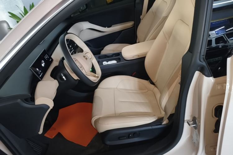 Used Nio ET5T 2023 75 kWh Touring Left Front Seat