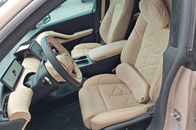 Used Nio ET5T 2023 100kWh Touring Left Front Seat