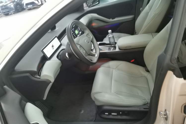 Used Nio ET5T 2023 75 kWh Touring Left Front Seat