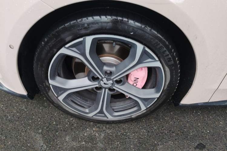 Used Nio ET5T 2023 75 kWh Touring Left Front Wheel Hub