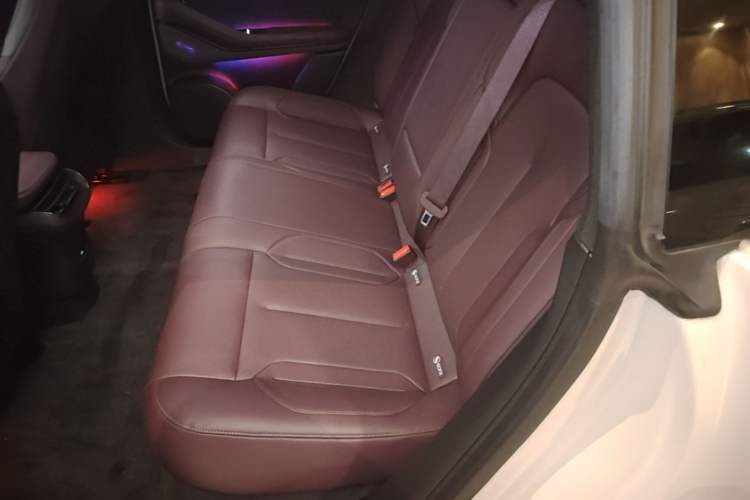 Used Nio ET5T 2023 75 kWh Touring Left Rear Seat
