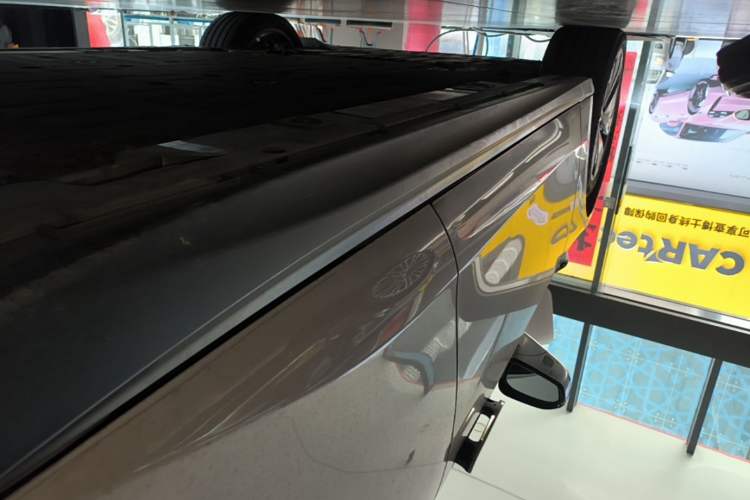 Used Nio ET5T 2023 75 kWh Touring Left Side Sill