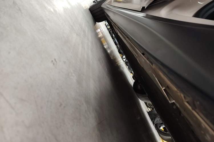 Used Nio ET5T 2023 75 kWh Touring Left Side Sill