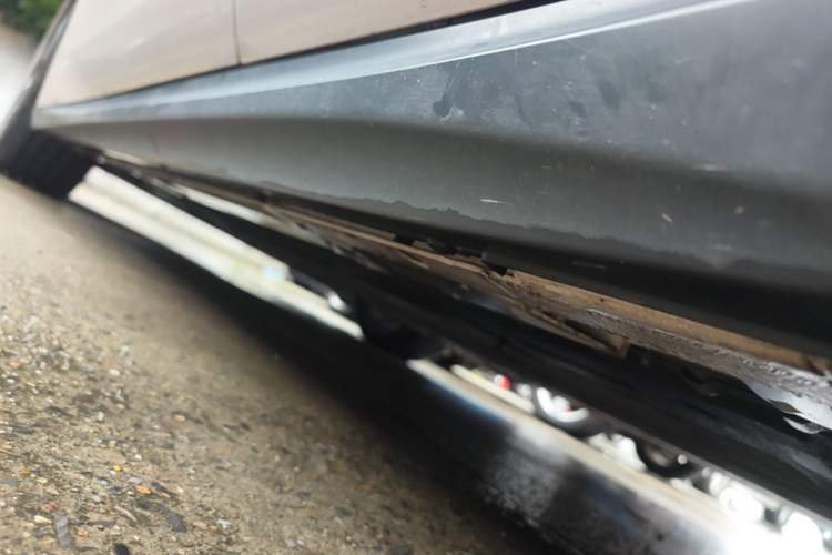 Used Nio ET5T 2023 75 kWh Touring Left Side Sill