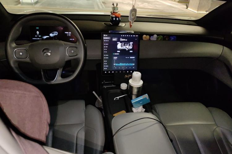 Used Nio ET5T 2023 75 kWh Touring Center Console