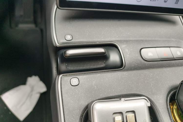 Used Nio ET5T 2023 75 kWh Touring Gear Lever