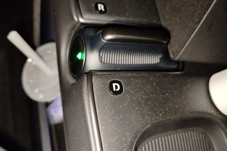Used Nio ET5T 2023 75 kWh Touring Gear Lever