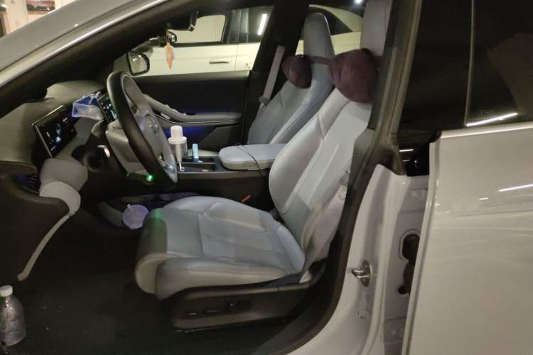 Used Nio ET5T 2023 75 kWh Touring Left Front Seat