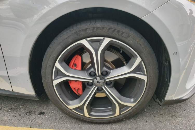 Used Nio ET5T 2023 75 kWh Touring Right Front Wheel Hub