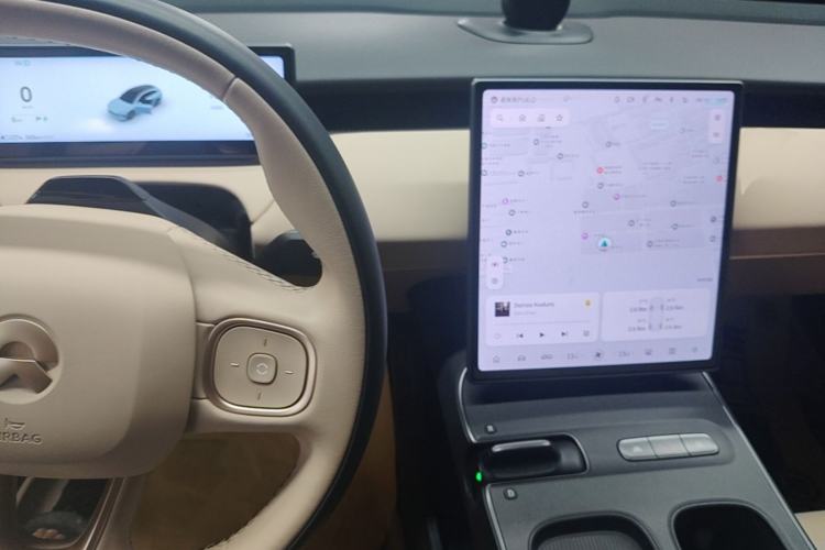 Used Nio ET5T 2023 75 kWh Touring Center Console