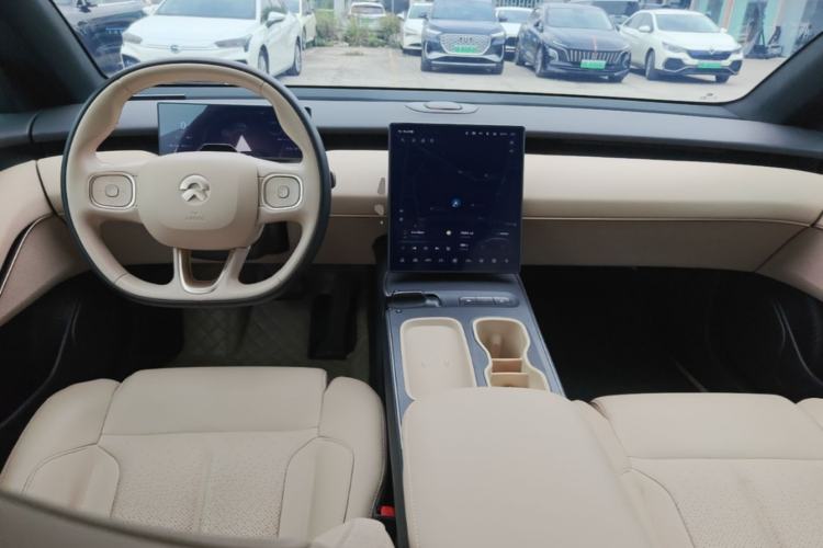 Used Nio ET5T 2023 75 kWh Touring Center Console