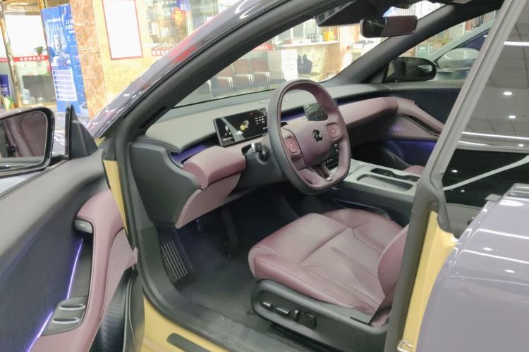 Used Nio ET5T 2023 75 kWh Touring Driver Seat