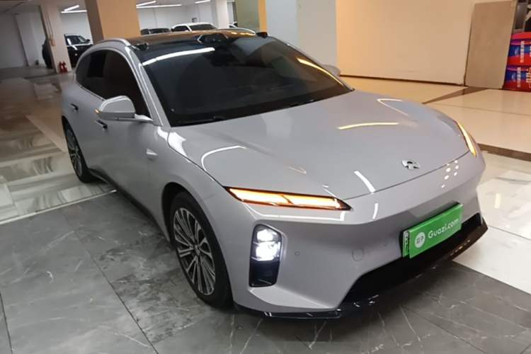 Used Nio ET5T 2023 75 kWh Touring Front Right 45 Deg