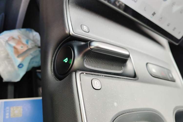 Used Nio ET5T 2023 75 kWh Touring Gear Lever
