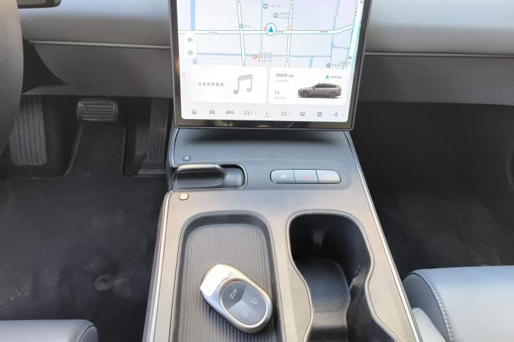 Used Nio ET5T 2023 75 kWh Touring Gear Lever