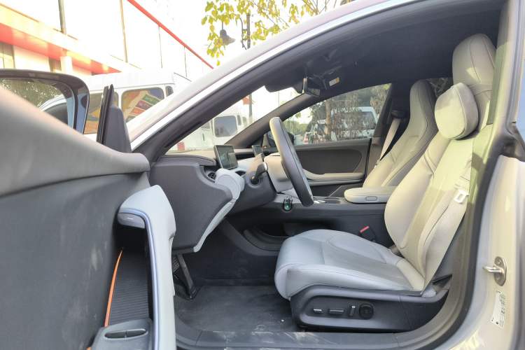 Used Nio ET5T 2023 75 kWh Touring Interior 3