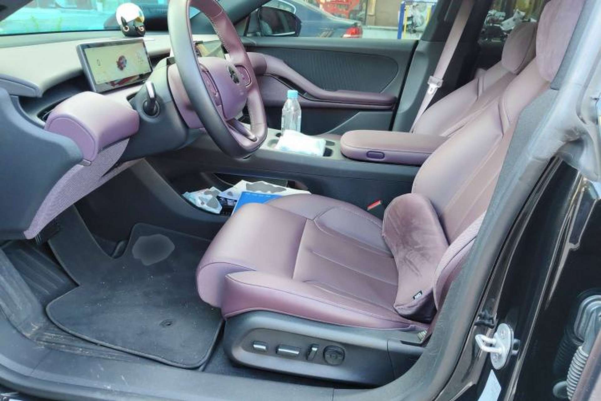 Used Nio ET5T 2023 75 kWh Touring Left Front Seat