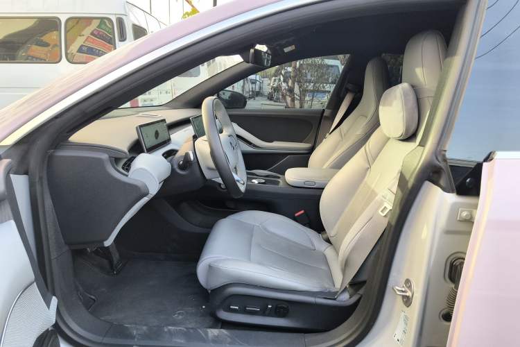 Used Nio ET5T 2023 75 kWh Touring Left Front Seat