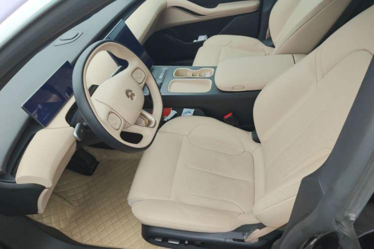 Used Nio ET5T 2023 75 kWh Touring Left Front Seat