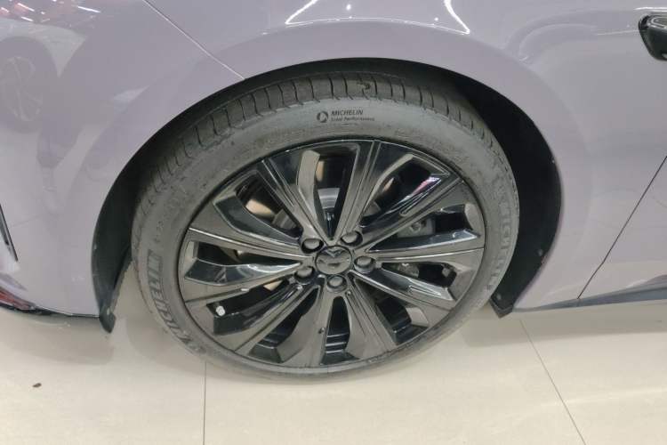 Used Nio ET5T 2023 75 kWh Touring Left Front Wheel Hub