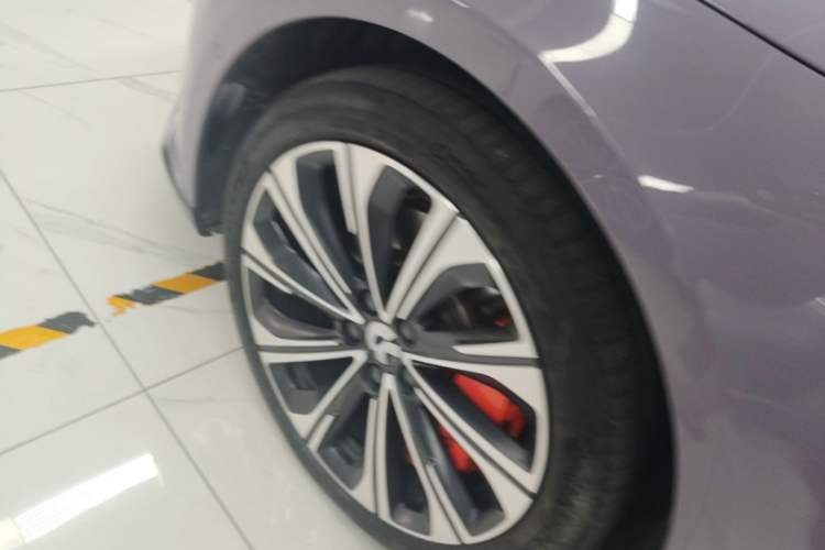 Used Nio ET5T 2023 75 kWh Touring Left Front Wheel Hub