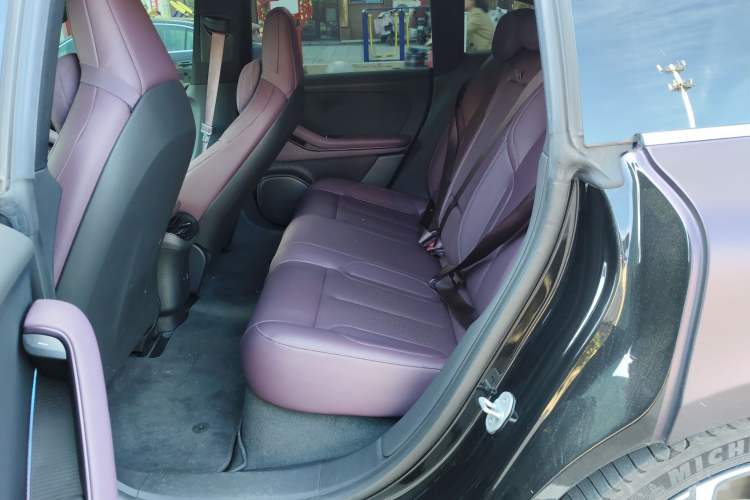 Used Nio ET5T 2023 75 kWh Touring Left Rear Seat