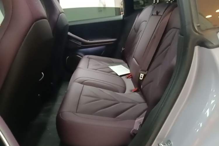 Used Nio ET5T 2023 75 kWh Touring Left Rear Seat