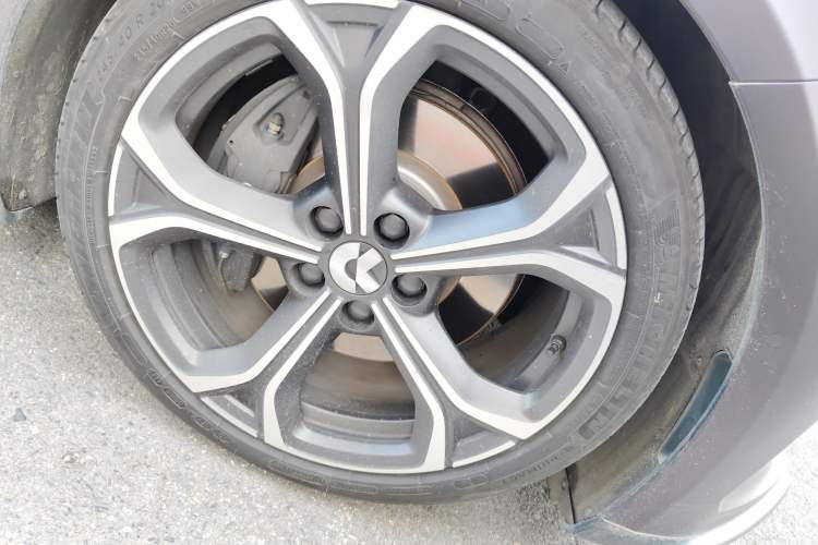 Used Nio ET5T 2023 75 kWh Touring Right Front Wheel Hub