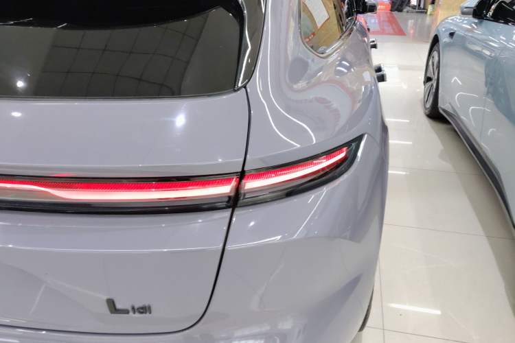 Used Nio ET5T 2023 75 kWh Touring Right Rear Taillight