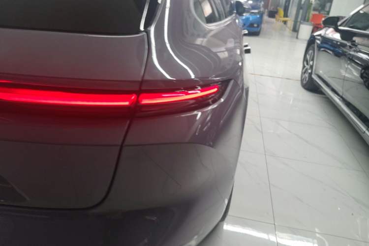 Used Nio ET5T 2023 75 kWh Touring Right Rear Taillight