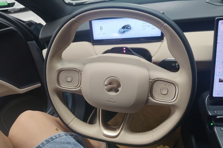 Used Nio ET5T 2023 75 kWh Touring Steering Wheel
