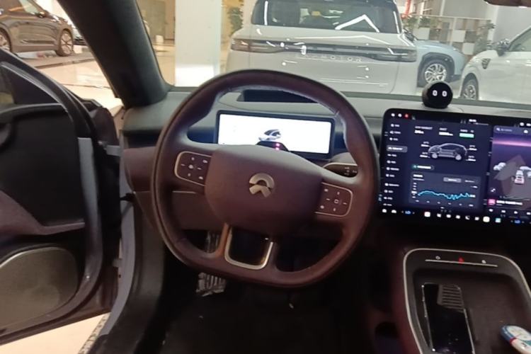 Used Nio ET5T 2023 75 kWh Touring Steering Wheel