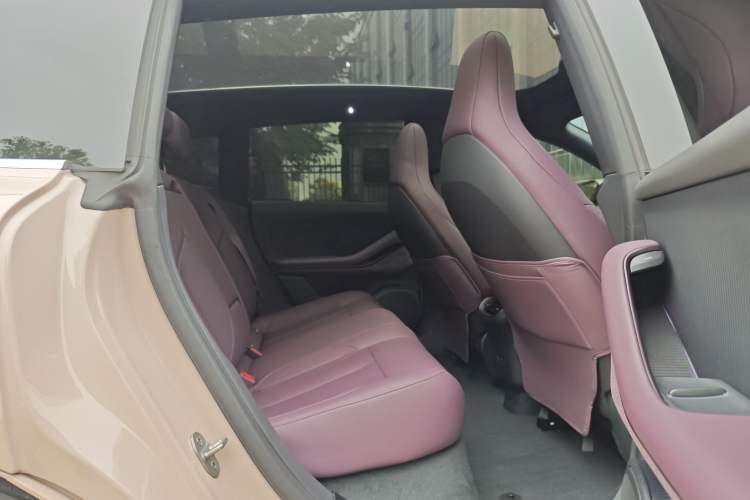 Used Nio ET5T 2023 75 kWh Touring Interior 12