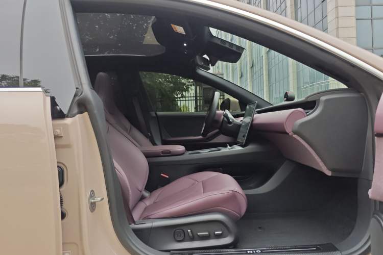 Used Nio ET5T 2023 75 kWh Touring Interior 13