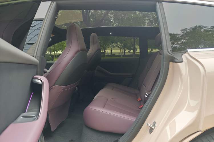 Used Nio ET5T 2023 75 kWh Touring Interior 2