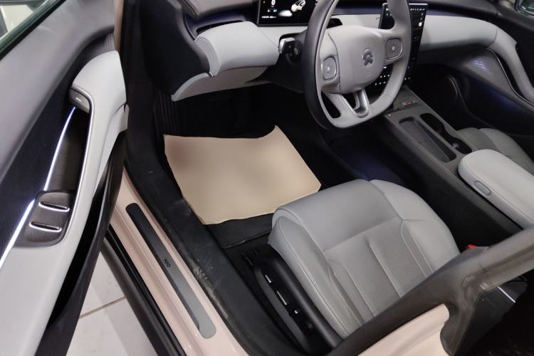 Used Nio ET5T 2023 75 kWh Touring Interior 3