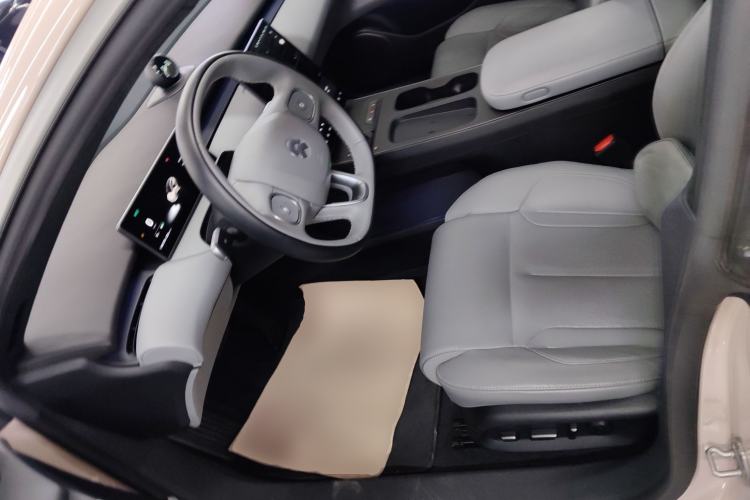 Used Nio ET5T 2023 75 kWh Touring Left Front Seat