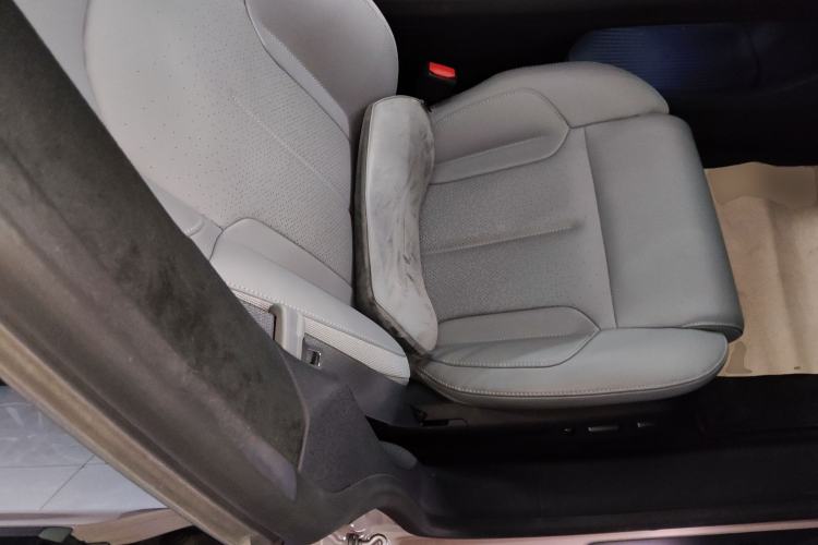 Used Nio ET5T 2023 75 kWh Touring Right Front Seat