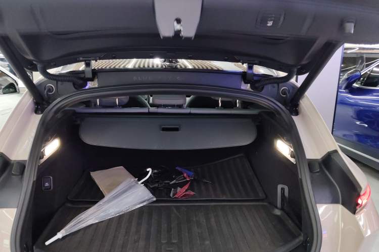 Used Nio ET5T 2023 75 kWh Touring Trunk