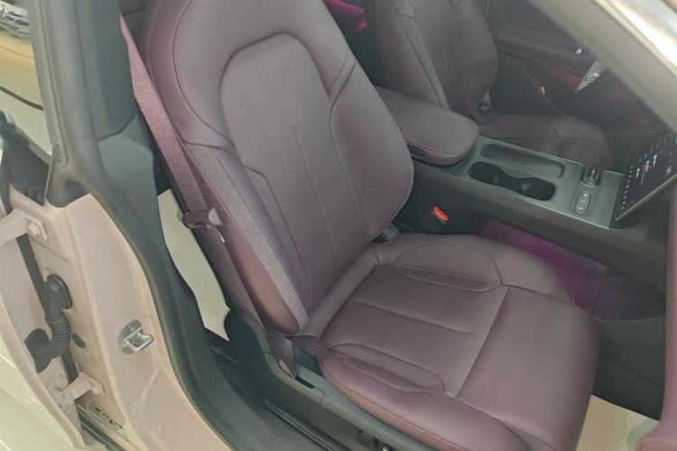 Used Nio ET5T 2023 75 kWh Touring Right Front Seat