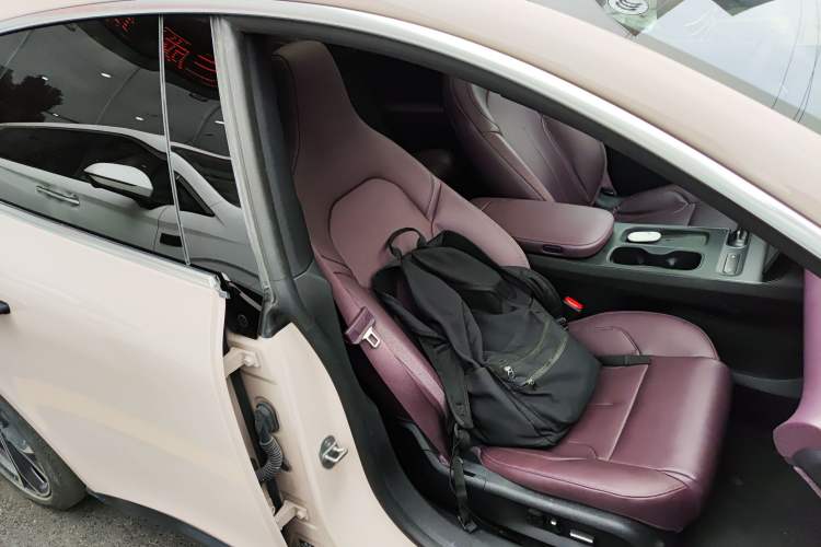 Used Nio ET5T 2023 75 kWh Touring Right Front Seat