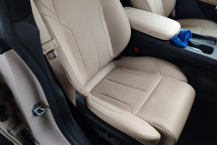Used Nio ET5T 2023 75 kWh Touring Right Front Seat