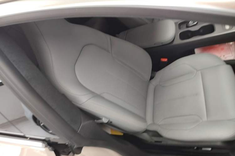 Used Nio ET5T 2023 75 kWh Touring Right Front Seat