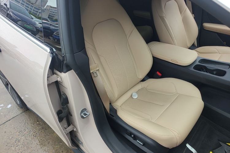Used Nio ET5T 2023 75 kWh Touring Right Front Seat
