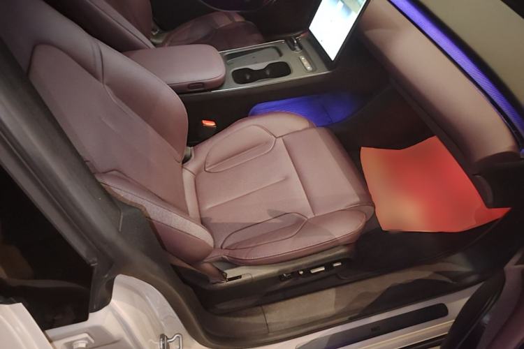 Used Nio ET5T 2023 75 kWh Touring Right Front Seat