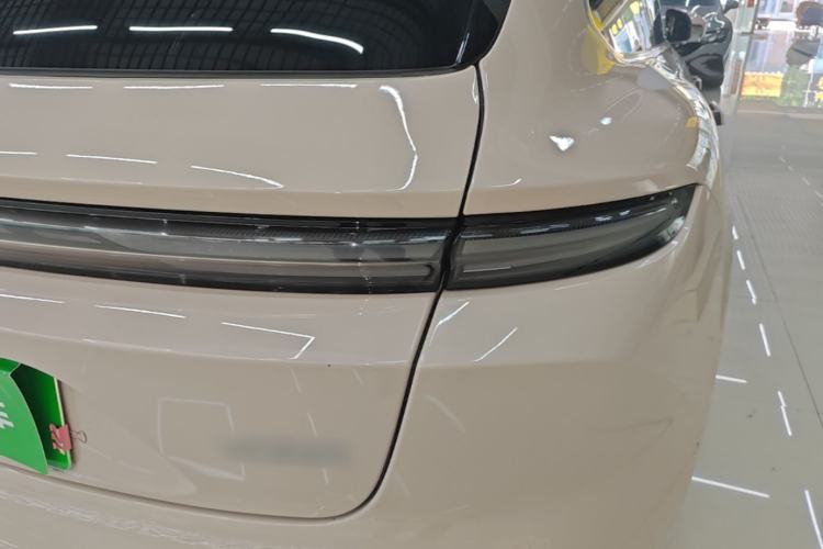 Used Nio ET5T 2023 75 kWh Touring Right Rear Taillight