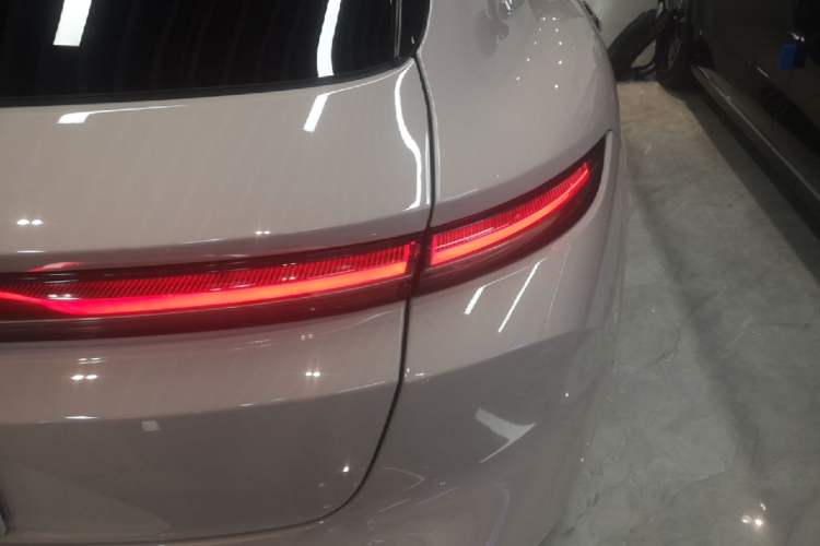 Used Nio ET5T 2023 75 kWh Touring Right Rear Taillight
